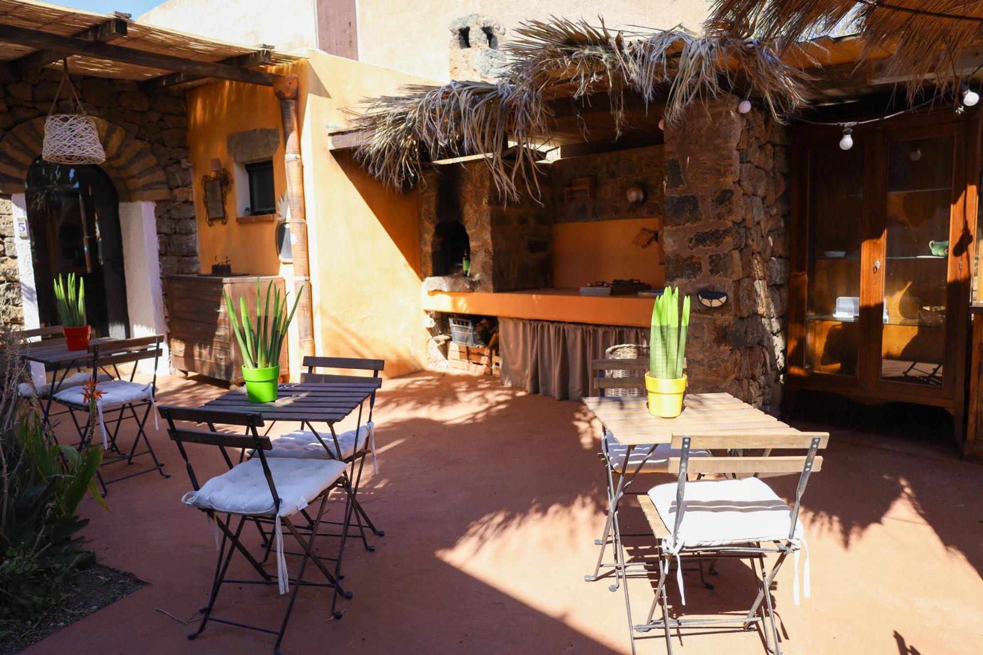 Cactus B&B Le Casette Di Marilena Pantelleria Exterior photo